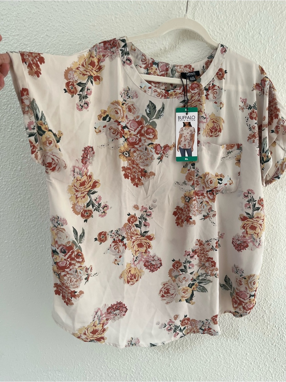 NWT Buffalo David Bitton Women's Cream Floral Short-Sleeve Top